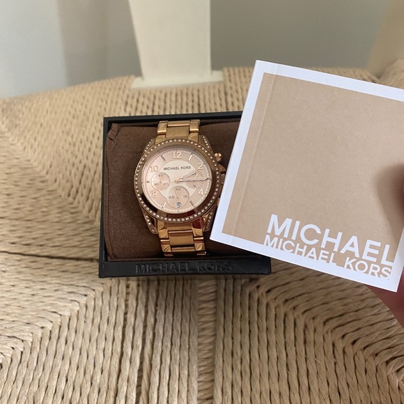 Michael Kors Watch - Picture 7 of 10